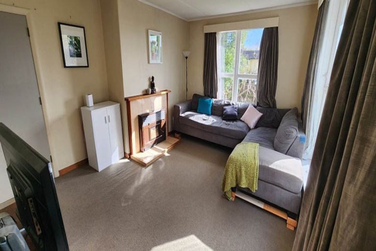 Photo of property in 2a Montrose Place, Takaro, Palmerston North, 4412