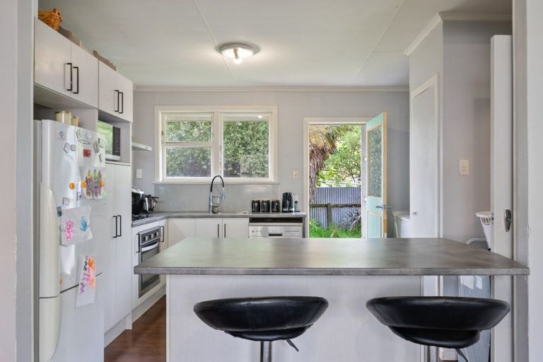 Photo of property in 2/64 Cruickshank Road, Clouston Park, Upper Hutt, 5018