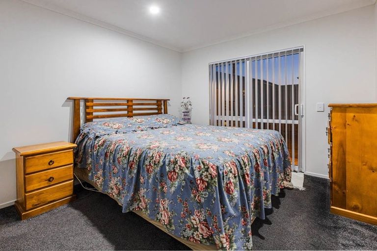 Photo of property in 22 Kapowai Boulevard, Takanini, 2112