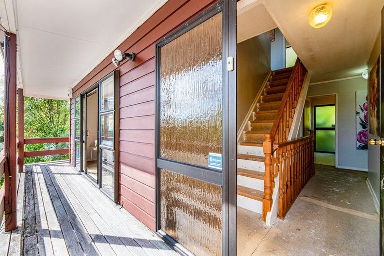 Photo of property in 2/84a Avonleigh Road, Green Bay, Auckland, 0604