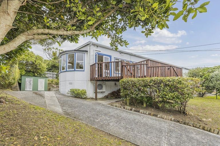 Photo of property in 33 Bankot Crescent, Ngaio, Wellington, 6035