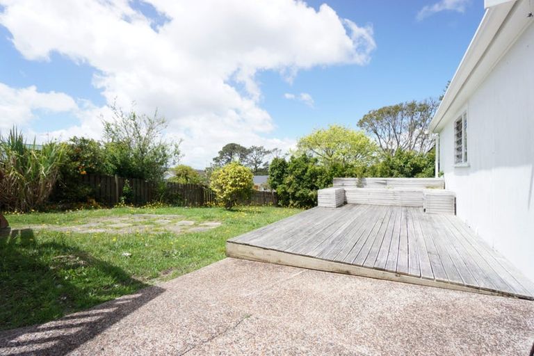 Photo of property in 494 Blockhouse Bay Road, Blockhouse Bay, Auckland, 0600