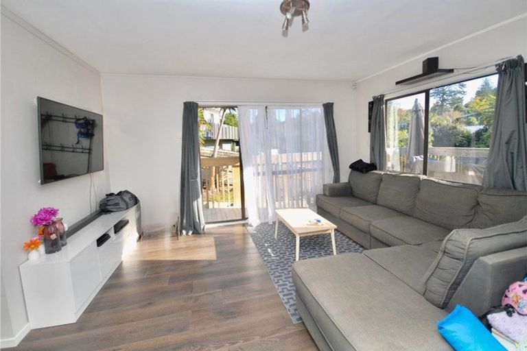 Photo of property in 2/47 Flaxdale Street, Birkdale, Auckland, 0626