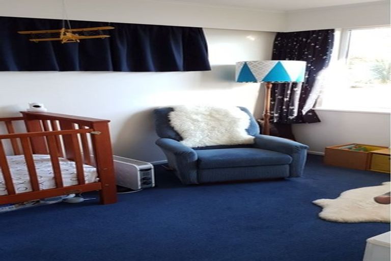 Photo of property in 23 Carluke Street, Paparangi, Wellington, 6037