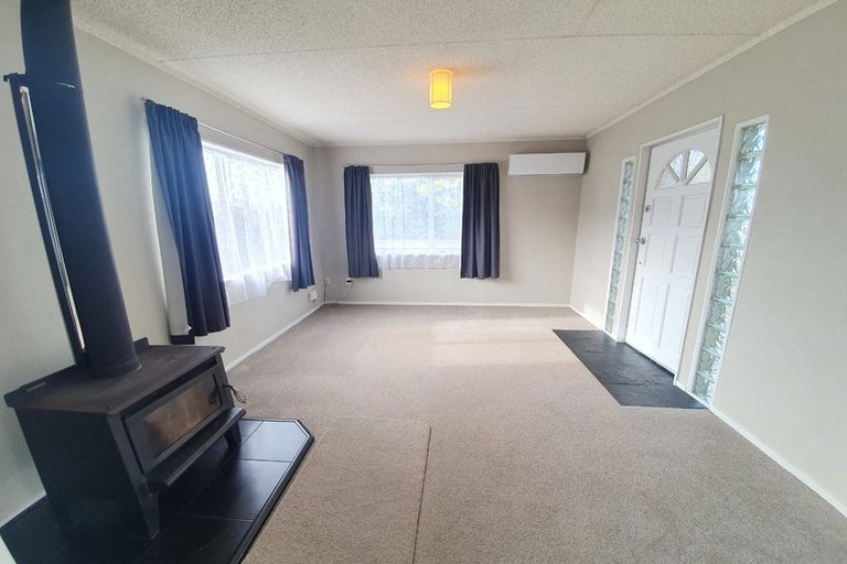 Photo of property in 9 Hilton Grove, Kelvin Grove, Palmerston North, 4414