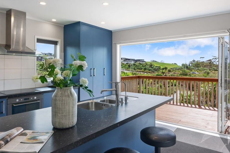 Photo of property in 7b Glenvar Road, Torbay, Auckland, 0630