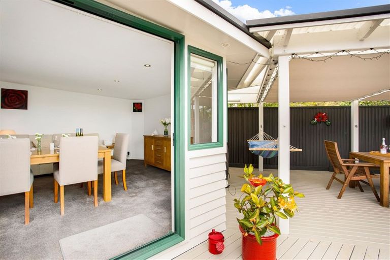 Photo of property in 1/22a Tomo Street, New Lynn, Auckland, 0600