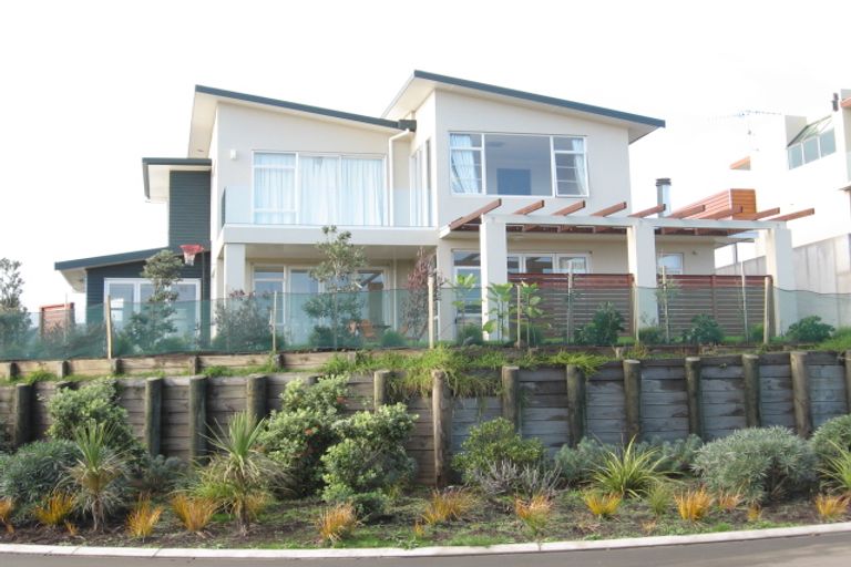 Photo of property in 143 Renown Road, Raumati South, Paraparaumu, 5032