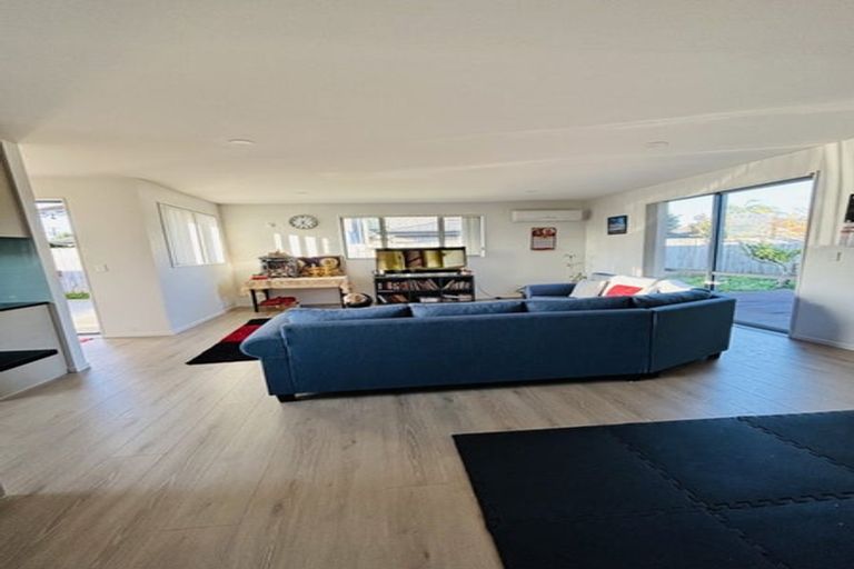 Photo of property in 61a Archibald Road, Kelston, Auckland, 0602