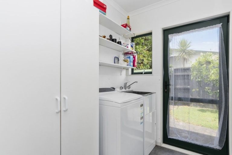 Photo of property in 2b Jasper Way, Papamoa Beach, Papamoa, 3118