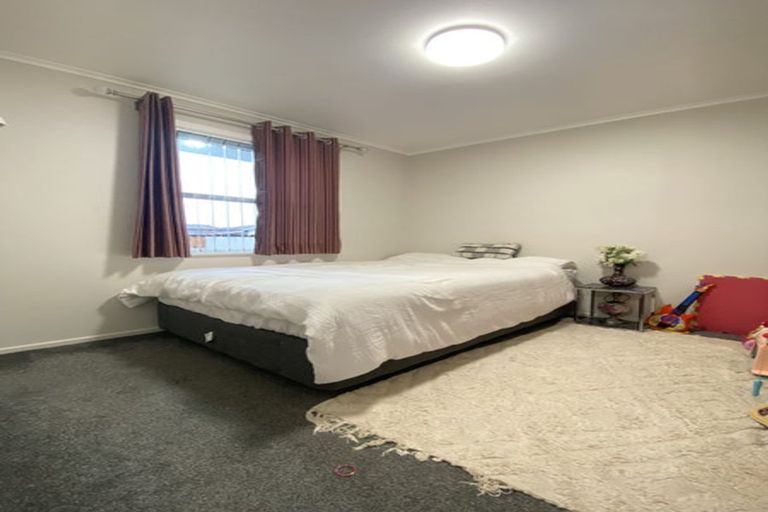 Photo of property in 1/56 Greenhaven Avenue, Opaheke, Papakura, 2113