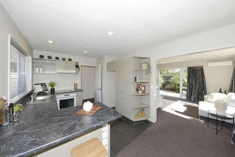 Photo of property in 2/135 Brookside Terrace, Bryndwr, Christchurch, 8053