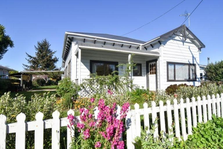 Photo of property in 4 Wakelin Street, Carterton, 5713