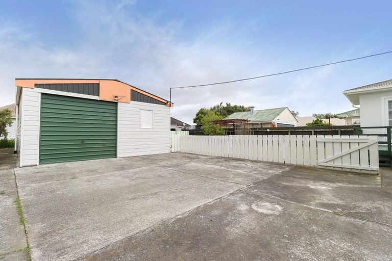 Photo of property in 8 Aberdeen Avenue, Takaro, Palmerston North, 4412