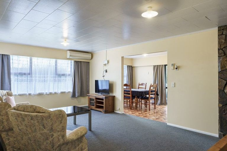 Photo of property in 28 Walton Way, Flaxmere, Hastings, 4120