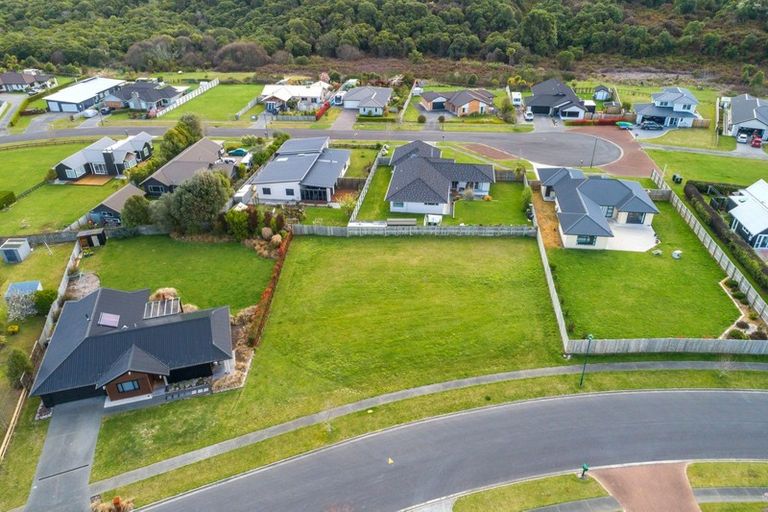 Photo of property in 68 Montgomery Crescent, Kinloch, Taupo, 3377