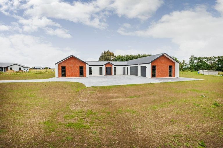 Photo of property in 11 Te Kahu Lane, Halcombe, Feilding, 4779
