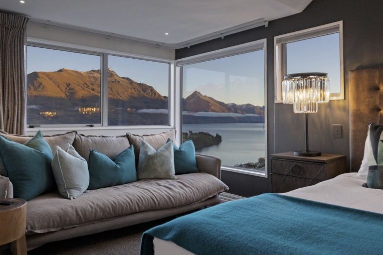 Photo of property in 10 Peregrine Place, Queenstown, 9300