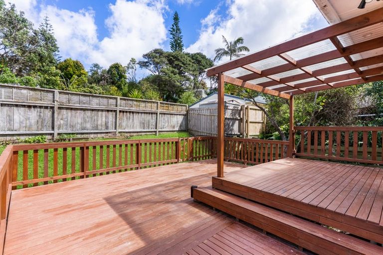 Photo of property in 16 Dunraven Place, Torbay, Auckland, 0630