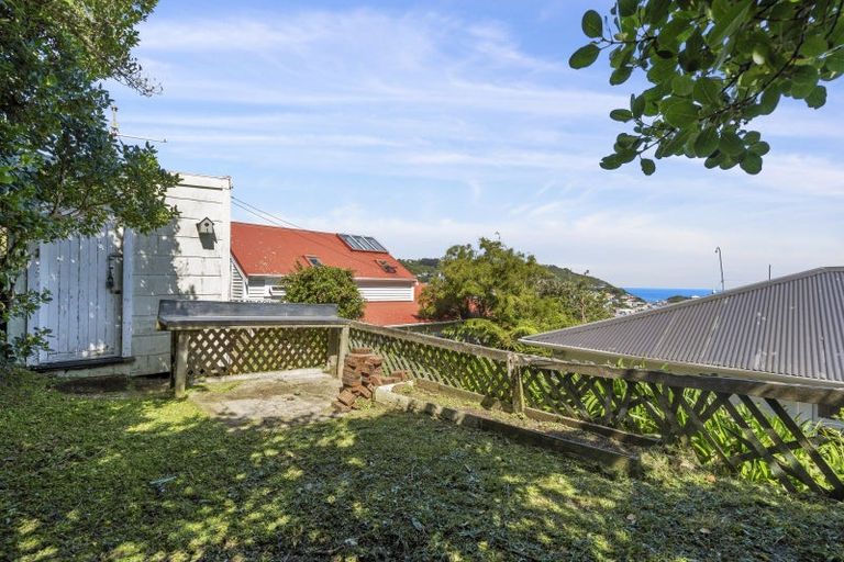 Photo of property in 11 Aranoni Street, Island Bay, Wellington, 6023