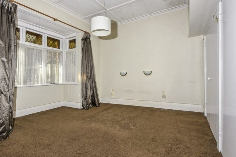 Photo of property in 43 Woodglen Road, Glen Eden, Auckland, 0602