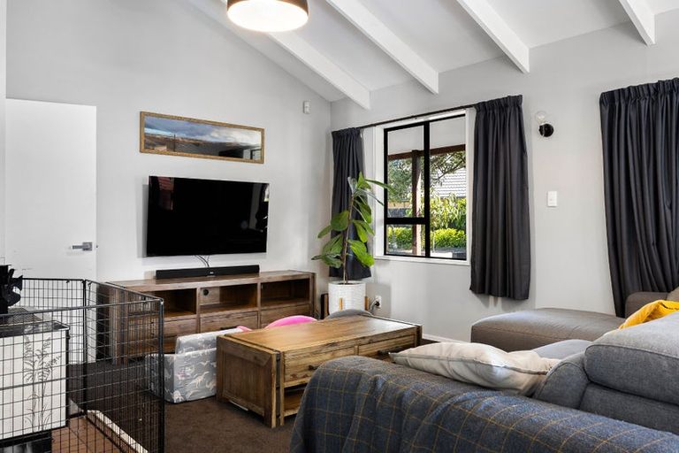 Photo of property in 4 Woodfield Place, Woodend, 7610