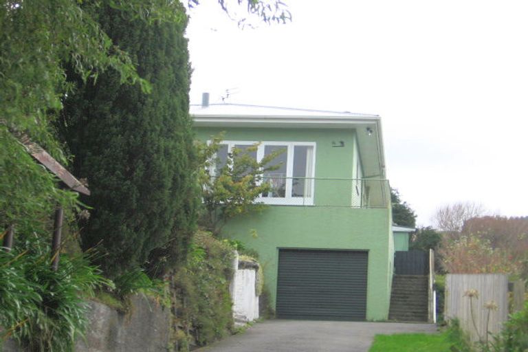 Photo of property in 16 Bell Street, Tawa, Wellington, 5028