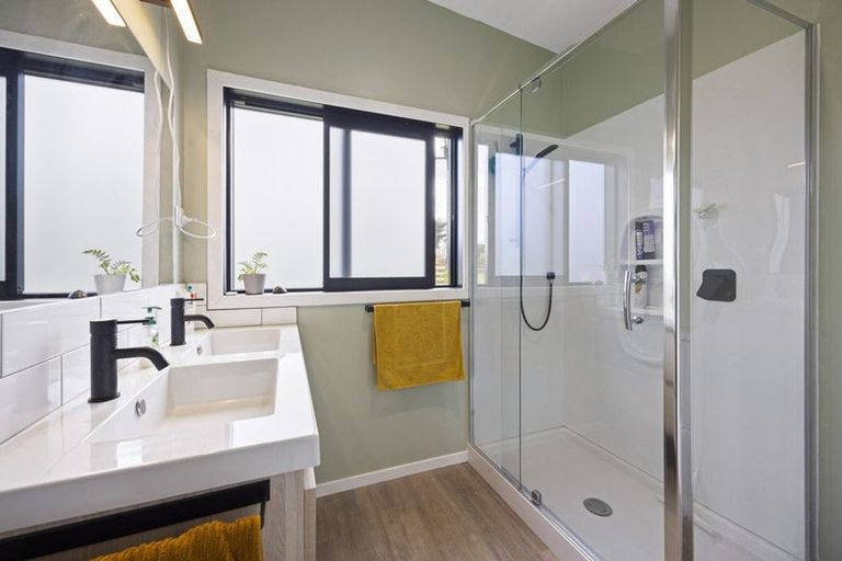 Photo of property in 621 Climie Road, Cardiff, Stratford, 4391