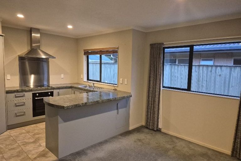 Photo of property in 37 Evergreen Crescent, Trentham, Upper Hutt, 5018