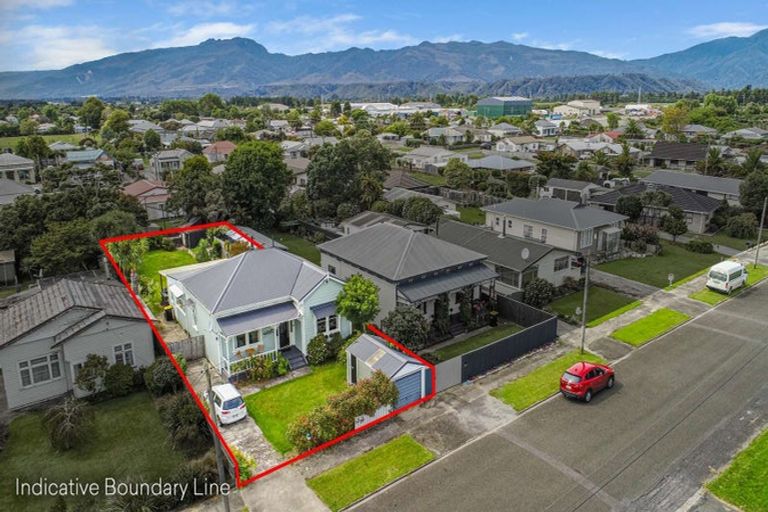 Photo of property in 157 Peel Street, Westport, 7825