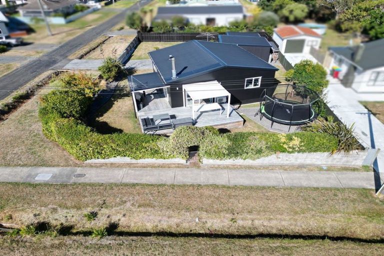 Photo of property in 8a Te Awa Street, Foxton Beach, Foxton, 4815