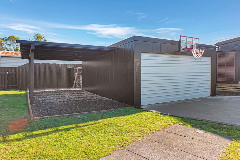 Photo of property in 8a Te Awa Street, Foxton Beach, Foxton, 4815