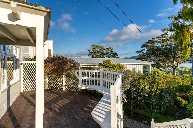 Photo of property in 27 Marine Parade, Macandrew Bay, Dunedin, 9014