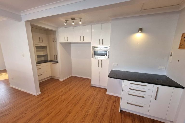 Photo of property in 4 King Richard Place, Browns Bay, Auckland, 0630