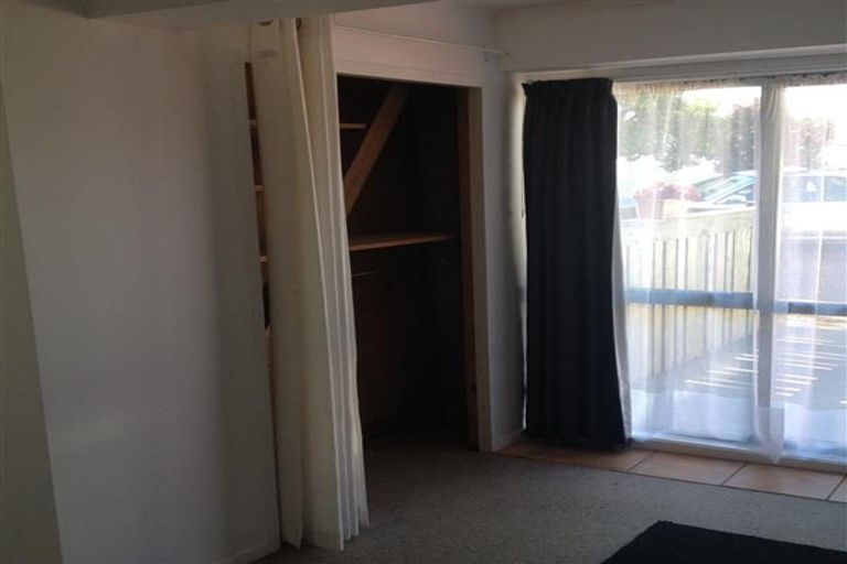 Photo of property in 2/37 Toru Street, Te Atatu Peninsula, Auckland, 0610