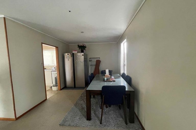 Photo of property in 17 Highland Park Drive, Highland Park, Auckland, 2010