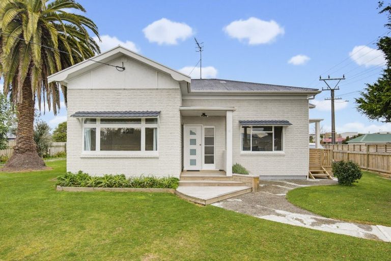 Photo of property in 55 Mako Mako Road, Levin, 5510