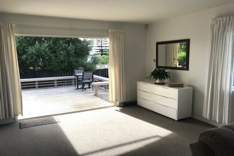 Photo of property in 1a Gazelle Avenue, Beach Haven, Auckland, 0626