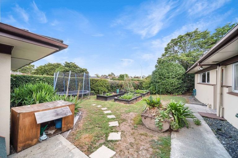 Photo of property in 2 Gatland Road, Opaheke, Papakura, 2113