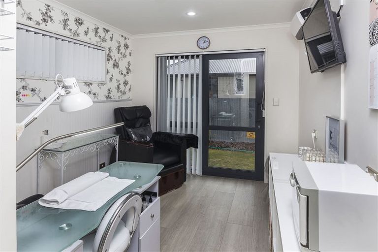 Photo of property in 239 Breezes Road, Aranui, Christchurch, 8061