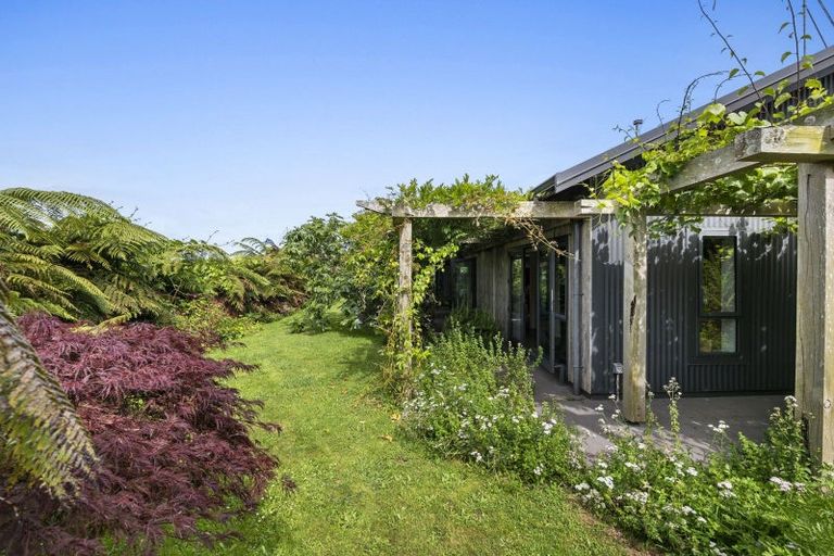 Photo of property in 525 Kaipikari Road, Urenui, 4375