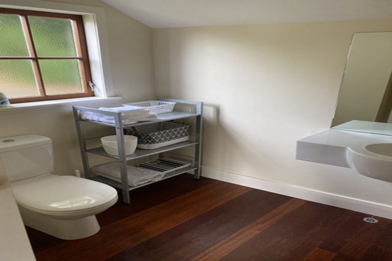 Photo of property in 90 Awa Road, Seatoun, Wellington, 6022