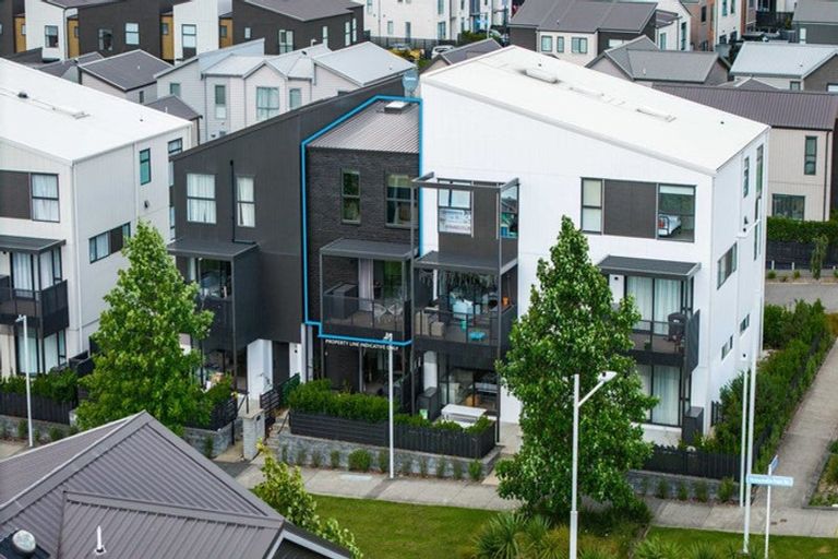 Photo of property in 3/2 Rangitamiro Place, Hobsonville, Auckland, 0616