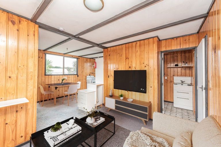 Photo of property in 26 Seafront Road, Castlecliff, Whanganui, 4501