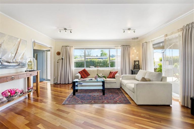 Photo of property in 4 Hatton Road, Orewa, 0931