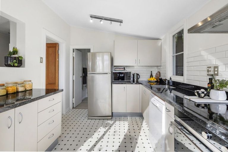 Photo of property in 114 Wallace Street, Mount Cook, Wellington, 6021