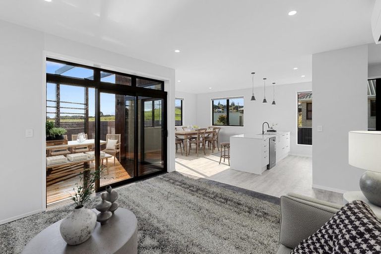 Photo of property in 53 Pohutukawa Place, Bell Block, New Plymouth, 4312