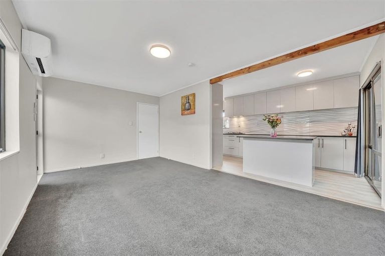 Photo of property in 2/24 Norrie Smith Avenue, Flat Bush, Auckland, 2023