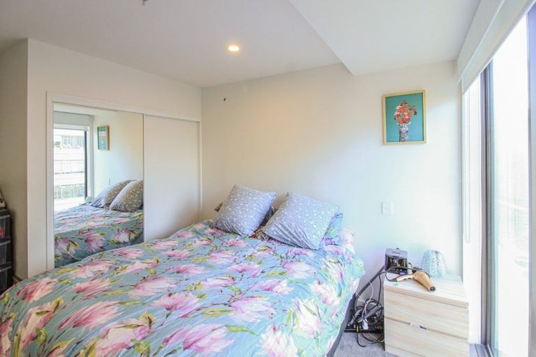 Photo of property in Pinnacle Apartments, E602/160 Victoria Street, Te Aro, Wellington, 6011