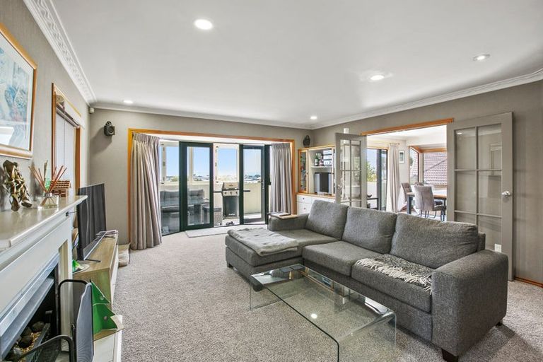 Photo of property in 85c Eliot Street, New Plymouth, 4310